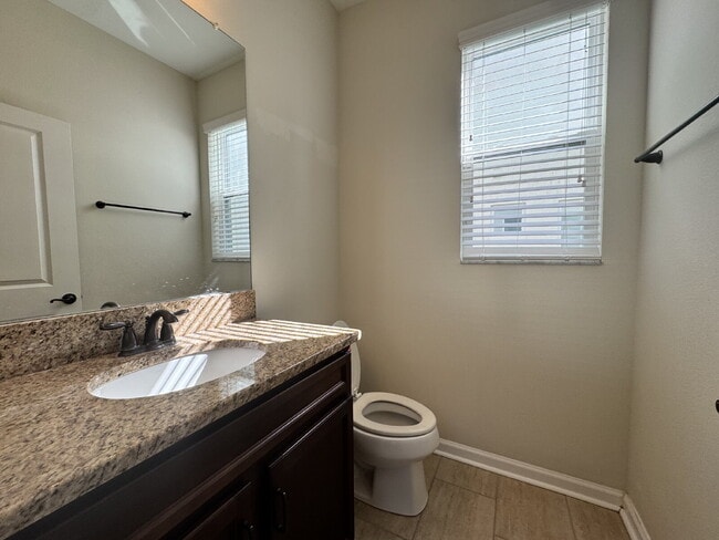 Building Photo - 3-Bed Home?Office room with Granite Touche...