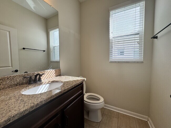 Building Photo - Apply now gets 15-Days rent for FREE!  3-Bed Home plus a Office room with Granite Touches & Spaci...