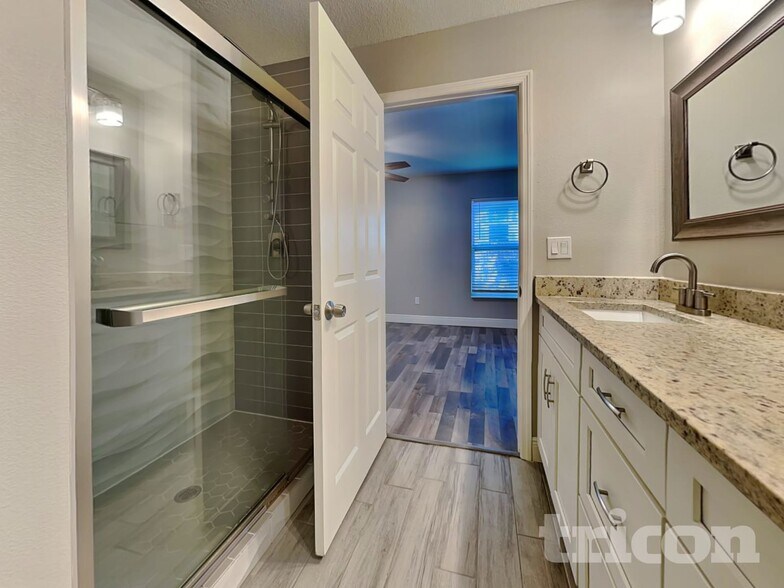 Building Photo - 6905 N 19th St