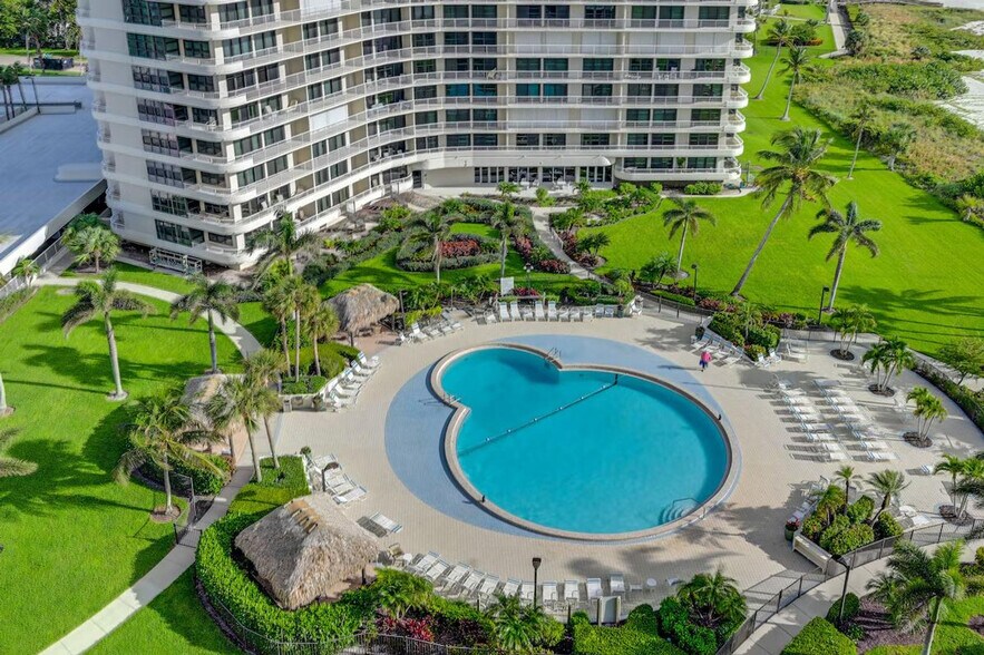 Building Photo - 320 Seaview Ct