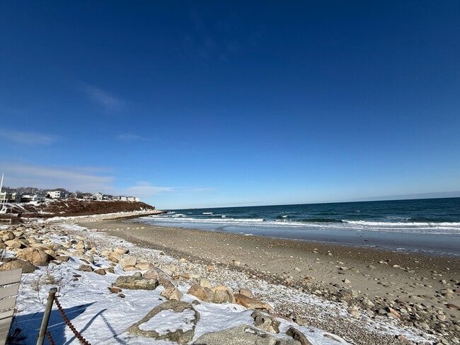 Building Photo - 2 Cochituate Rd