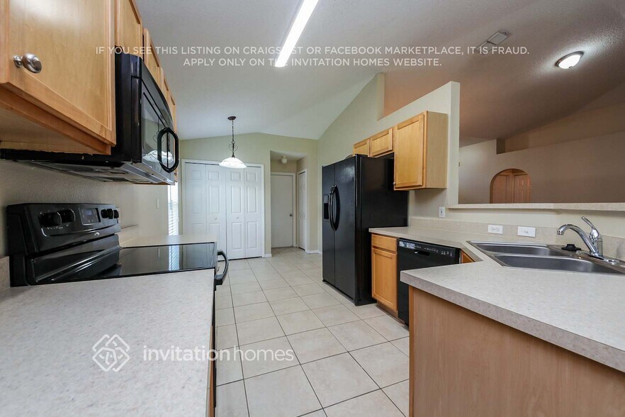 Building Photo - 3033 Elbib Dr