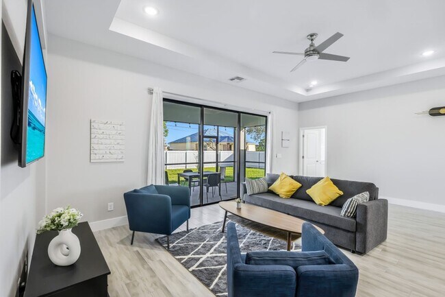 Building Photo - Charming 3BR House in Cape Coral