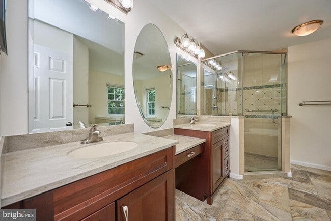 Building Photo - 8695 Ruby Rise Pl