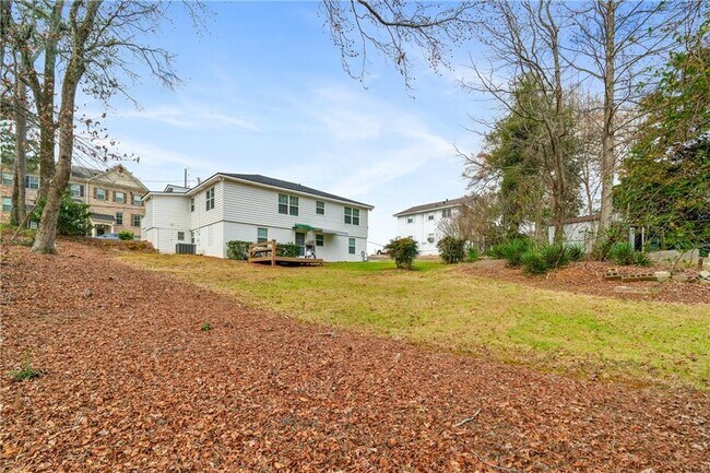 Building Photo - 2790 Sardis St