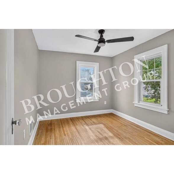 Building Photo - 5848 Acoma Dr