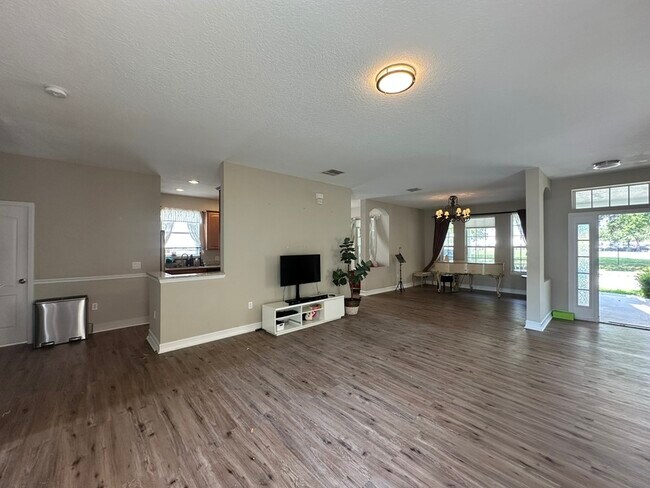 Building Photo - 6979 Bluestem Rd