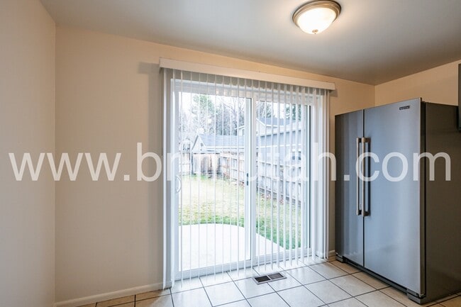 Building Photo - 4467 S Albright Dr