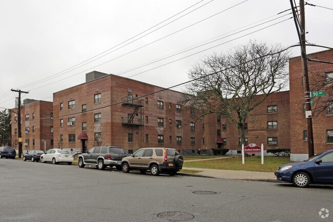 Primary Photo - Braddock Gardens