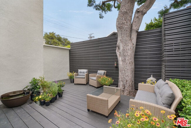 Building Photo - 8062 Waring Ave