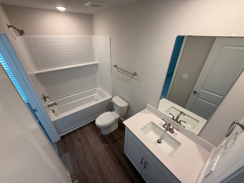 Building Photo - 1027 Winding Spg Dr
