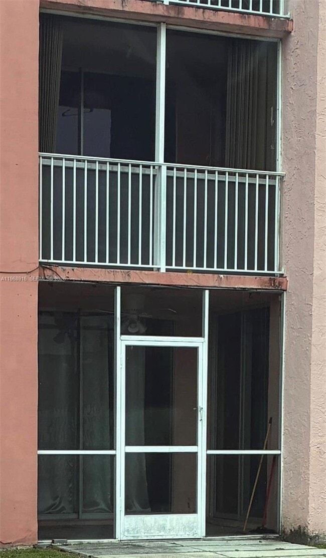 Building Photo - 19805 SW 114th Ave