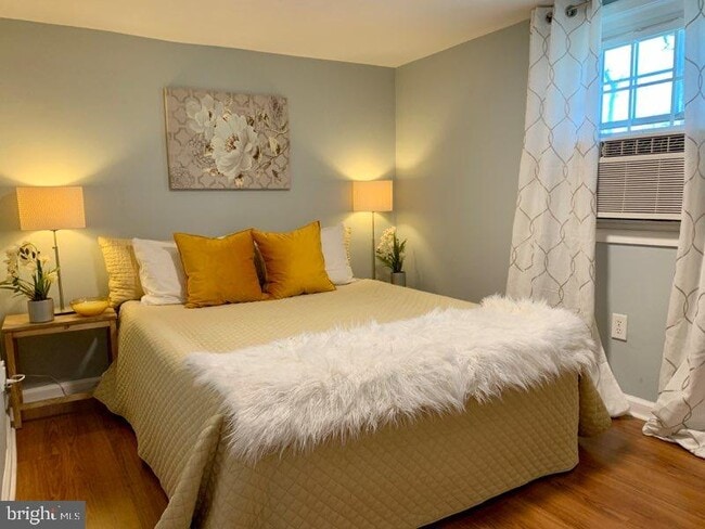 Building Photo - 2104 S Nelson St