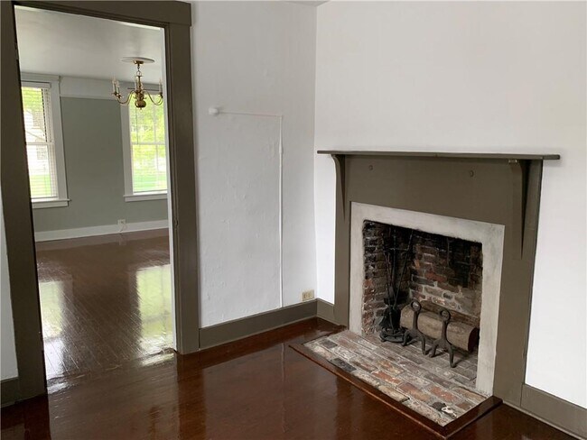 Building Photo - 47 Mill St