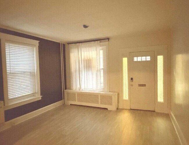 Building Photo - Charming Home in Wilson School District