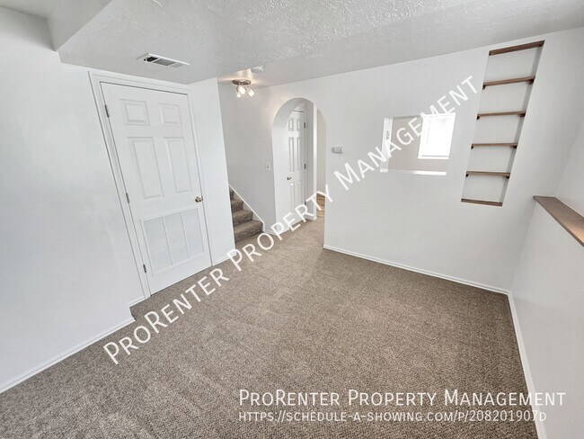 Building Photo - 4409 900 W