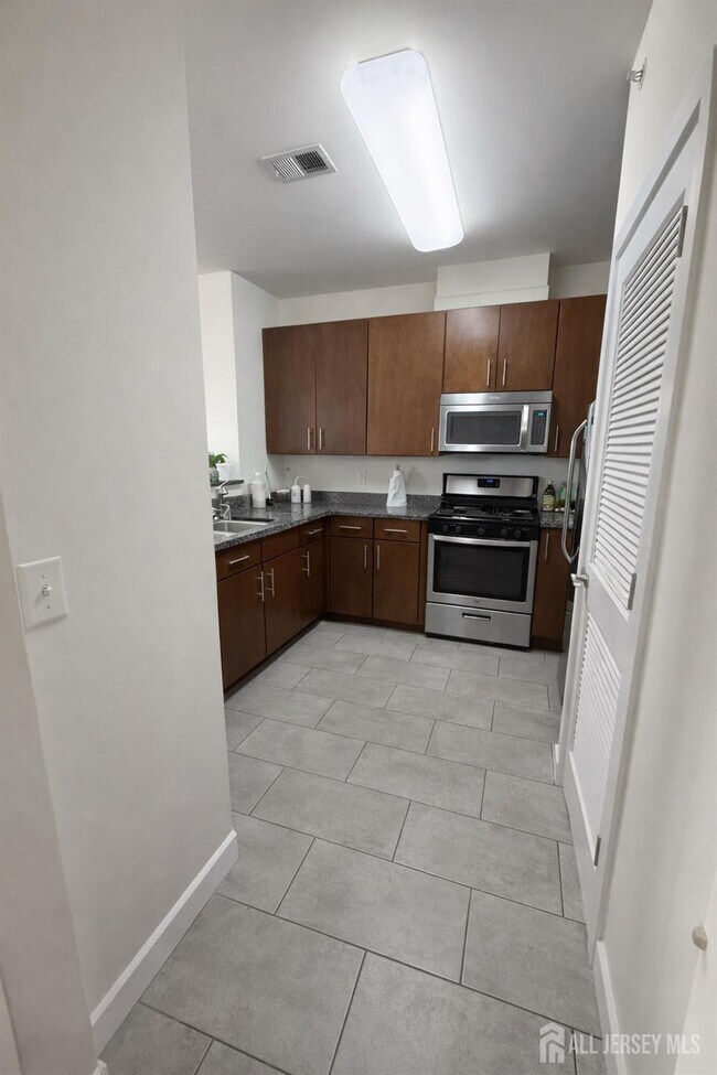 Building Photo - 445 Tower Blvd