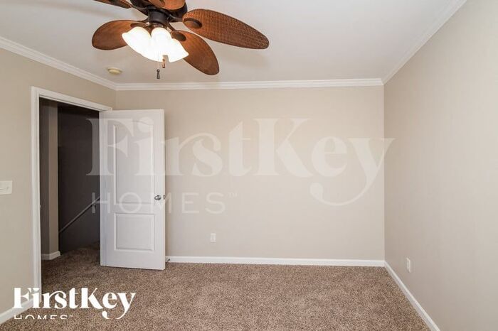 Building Photo - 158 Village Dr