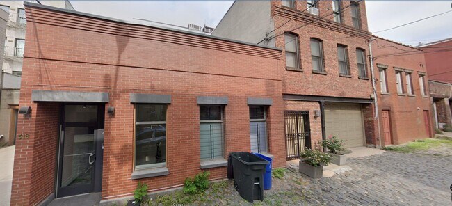 Building Photo - 318 Court St