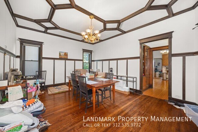 Building Photo - 544 W Fullerton Pkwy