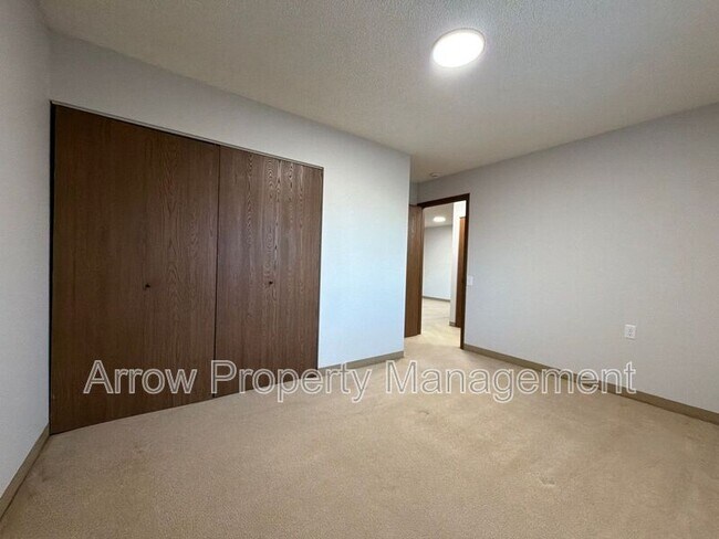 Building Photo - 11141 N 137th St