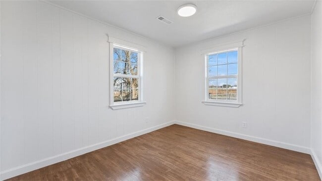 Building Photo - 5748 N Graham Rd