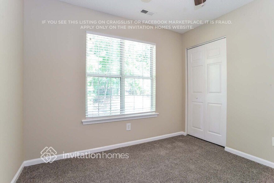 Building Photo - 106 Pebble Creek Crossing
