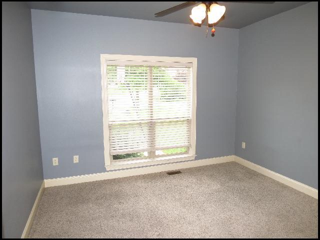 Building Photo - 3153 Stonewall Dr