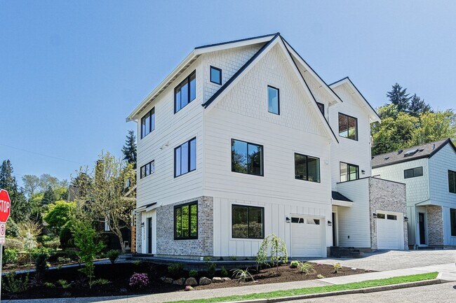 Building Photo - Montlake Townhome