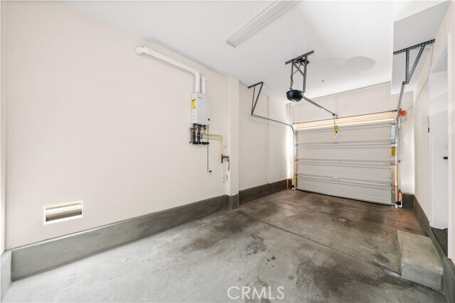 Building Photo - 352 Golden Bear Ln