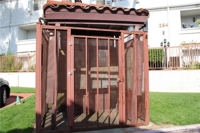 Building Photo - 260 E Beverly Blvd