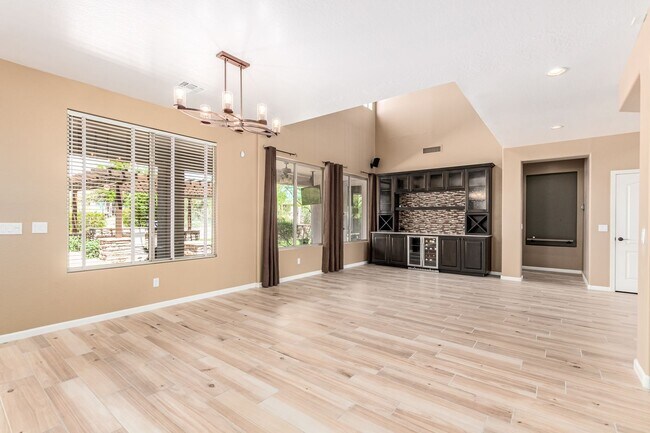 Building Photo - Stunning 5 Bedroom 3 Bath Two Story Home in Cave Creek! Gated Community & Private Pool