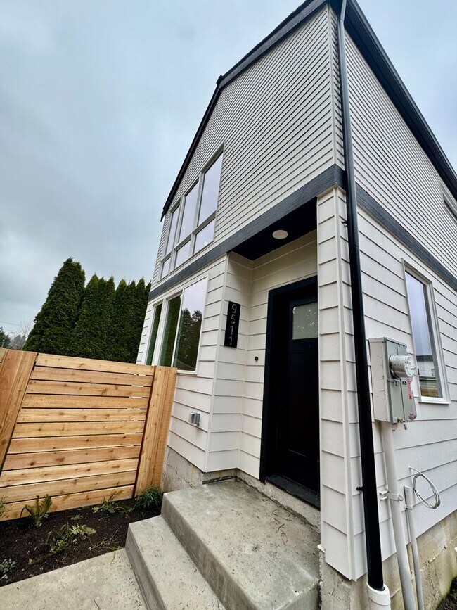 Building Photo - 2 Bedroom 2 Bathroom Greenwood New Construction!