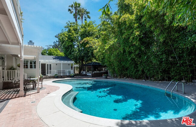 Building Photo - 4537 Agnes Ave