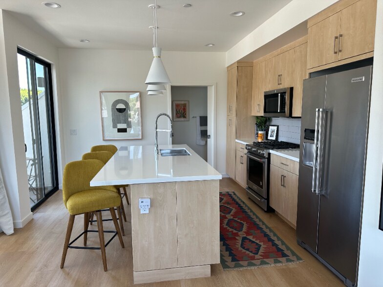 Building Photo - 3290 N Canary Way