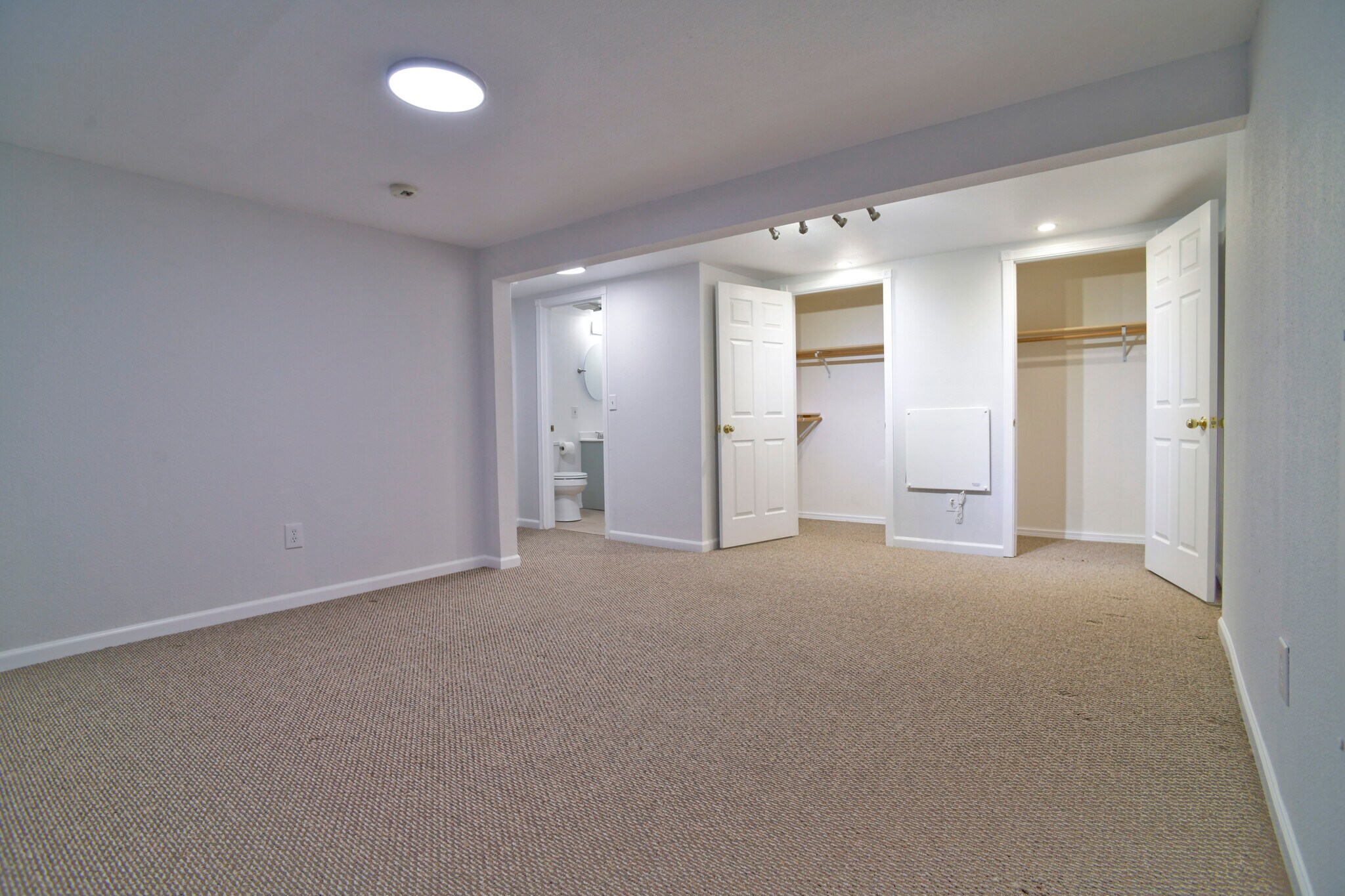 Master BR - 809 S Summit Ave