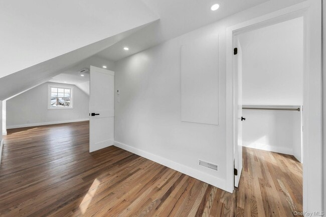 Building Photo - 11 Barbara Dr