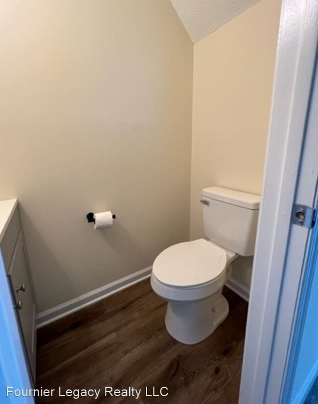 Building Photo - 3 br, 2.5 bath House - 4239 Baylor Street