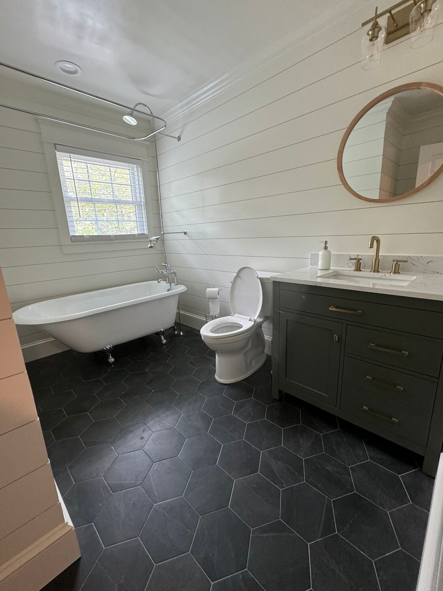 Building Photo - 3310 Tinkerbell Ln