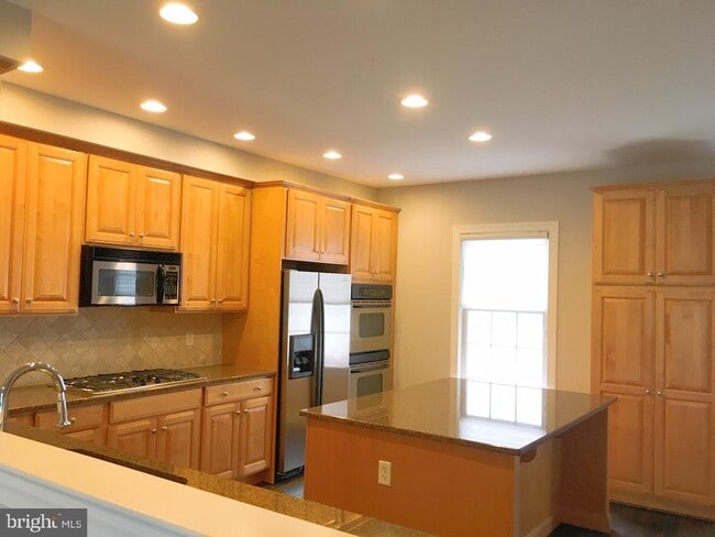 Building Photo - 145 Christina Landing Dr