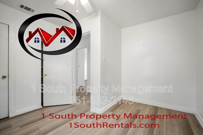 Building Photo - 7055 Langdon Dr