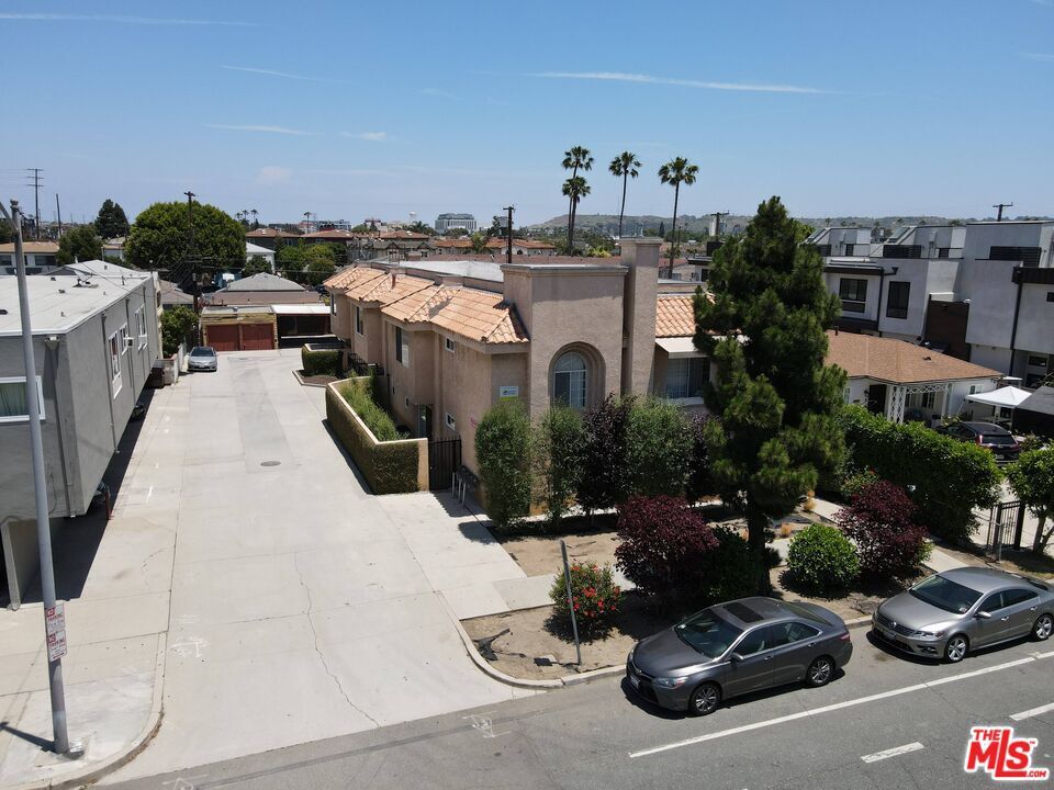 Building Photo - 3822 Bentley Ave