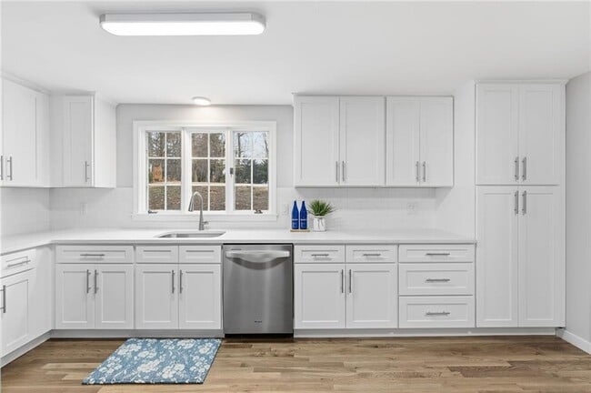 Building Photo - 38 Juniper Ln