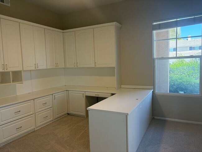 Building Photo - 41019 Promenade Chardonnay Hls