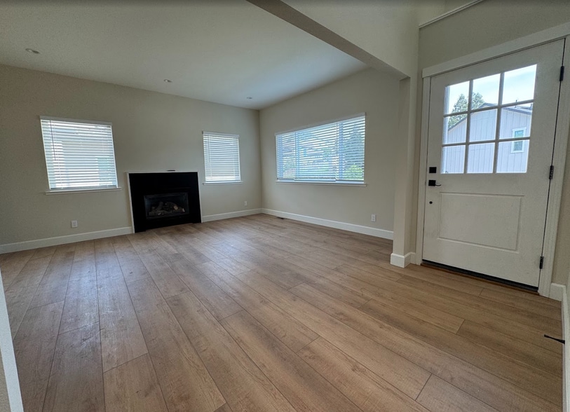 Building Photo - 3729 Cannes Pl