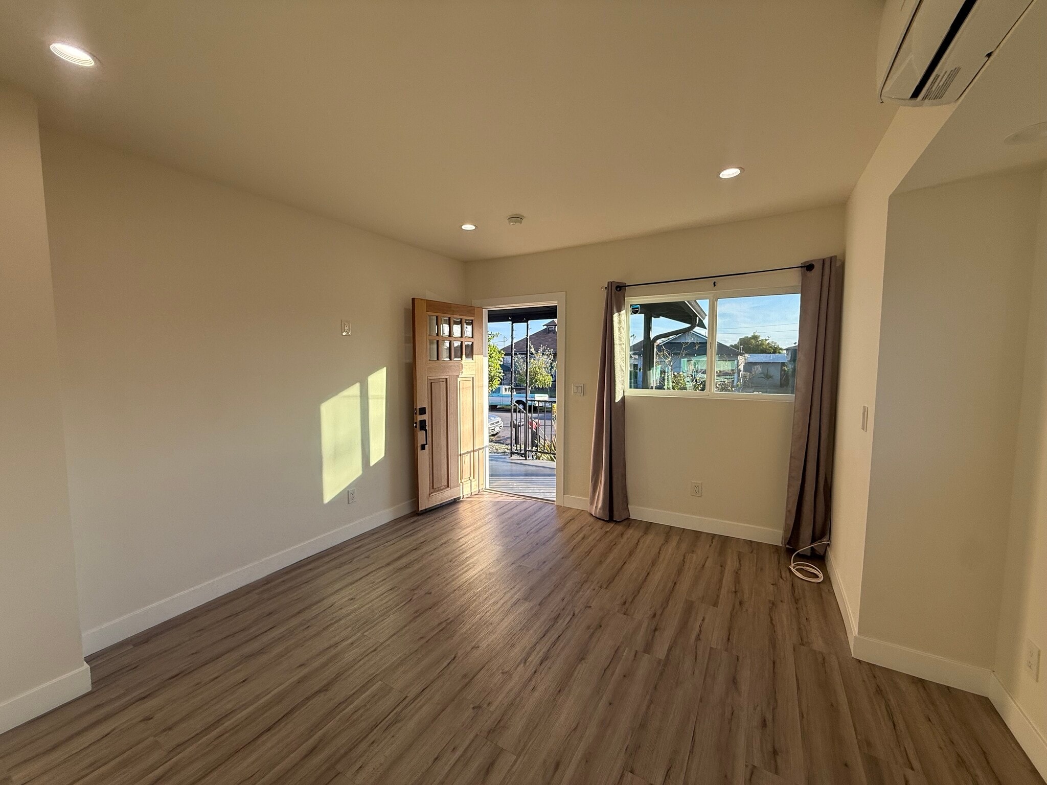 Building Photo - 3027 Lanfranco St