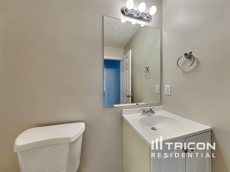 Building Photo - 648 Stonecrest Dr
