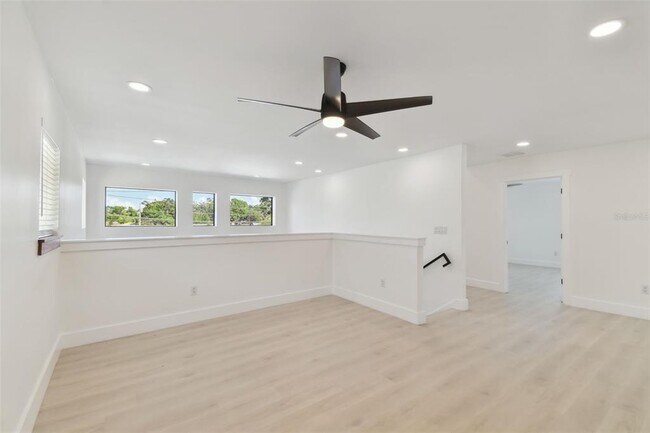 Building Photo - 6315 S Richard Ave
