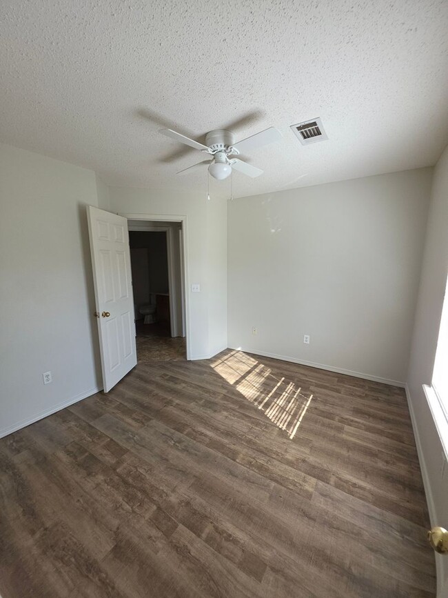 Building Photo - 817-825 West 12th St.