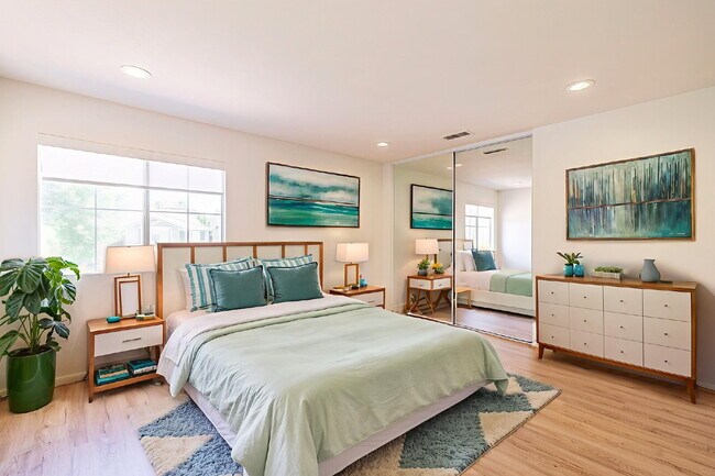 Building Photo - Executive 5-Bedroom Pool Home with Dual Master Suites in Stevenson Ranch